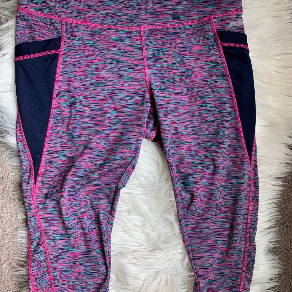 Avia Workout Athletic Pants SizeL  4/6 Cropped